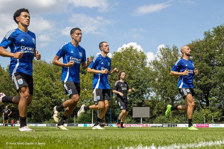 In beeld: Eerste training van nieuwe seizoen zit erop voor PEC Zwolle, zaterdag eerste oefenpot - Foto: Hans Smit