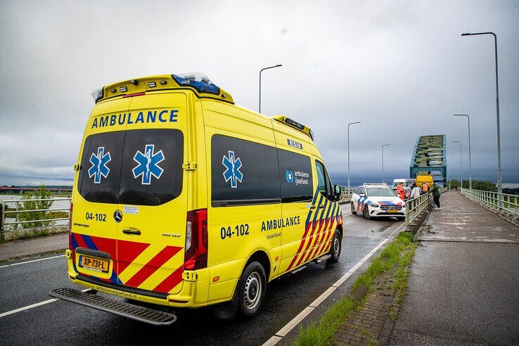 Opnieuw kettingbotsing op IJsselbrug - Foto: Hugo Janssen