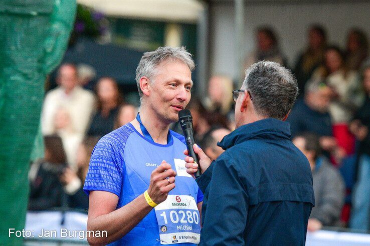 In beeld: Nieuw parcoursrecord Halve Marathon Zwolle bij vrouwen, snelste man komt 2 seconden tekort - Foto: Jan Burgman