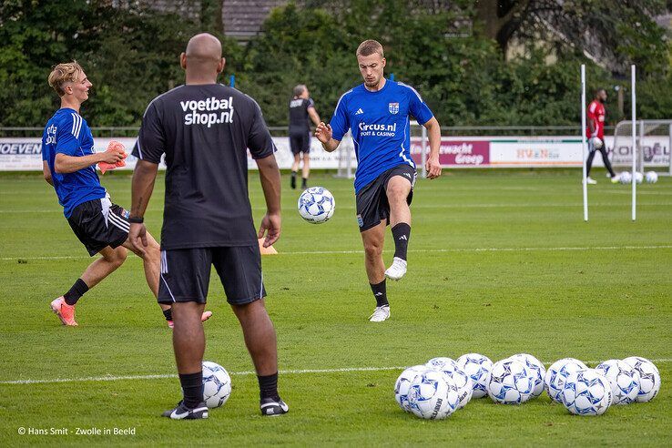 In beeld: Eerste training van nieuwe seizoen zit erop voor PEC Zwolle, zaterdag eerste oefenpot - Foto: Hans Smit