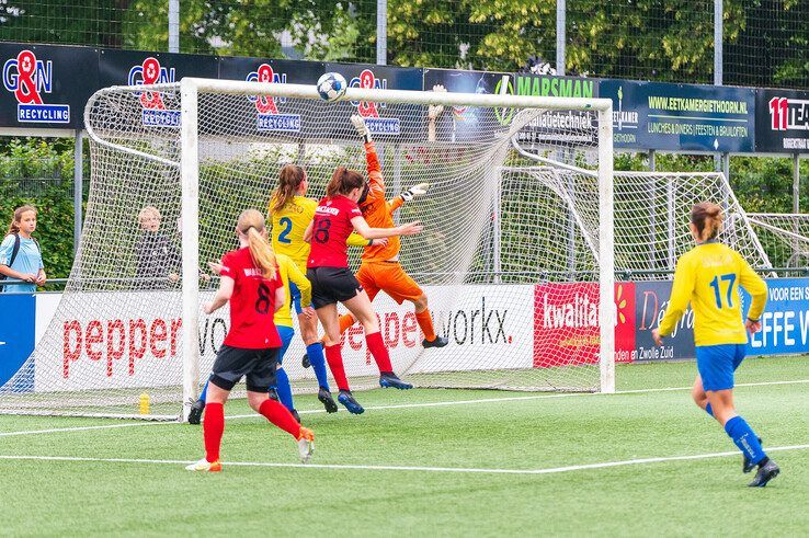 In beeld: Berkel te sterk voor Be Quick ’28, geen topklasse vrouwenvoetbal in Zwolle - Foto: Peter Denekamp