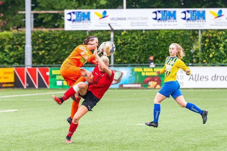 In beeld: Berkel te sterk voor Be Quick ’28, geen topklasse vrouwenvoetbal in Zwolle - Foto: Peter Denekamp