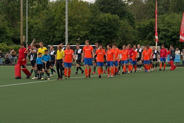 In beeld: Zwolse hockeyheren verliezen in Groningen laatste wedstrijd van seizoen - Foto: Bob Koning