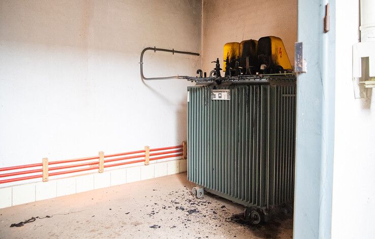 Hoogspanningskabel brandt door in Berkum - Foto: Hugo Janssen