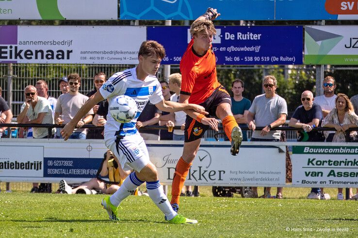 In beeld: PEC Zwolle wint oefenwedstrijd van SV Nieuwleusen - Foto: Hans Smit
