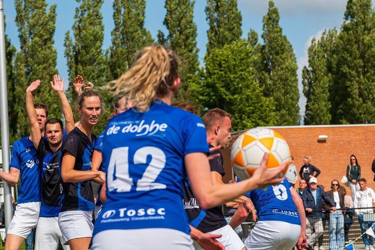 In beeld: Sparta Zwolle grijpt naast promotie naar Ereklasse door ‘collectieve off-day’ - Foto: Peter Denekamp