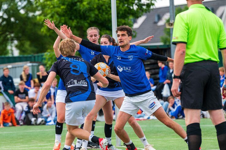 In beeld: Sparta Zwolle grijpt naast promotie naar Ereklasse door ‘collectieve off-day’ - Foto: Peter Denekamp