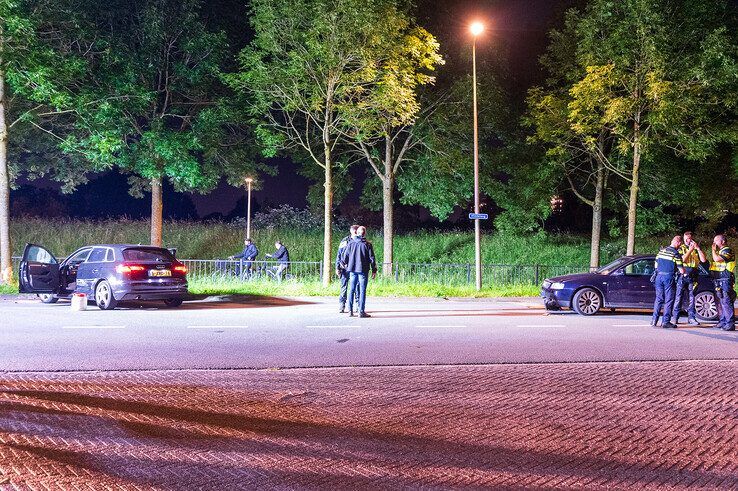 Twee zwaargewonden bij ongeval op Middelweg - Foto: Peter Denekamp