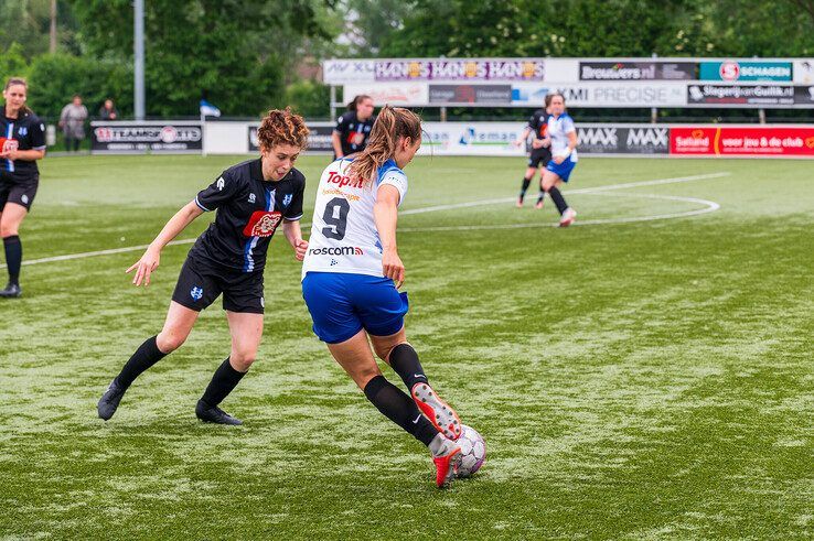 In beeld: Promotiedroom valt in duigen voor ZAC Vrouwen - Foto: Peter Denekamp