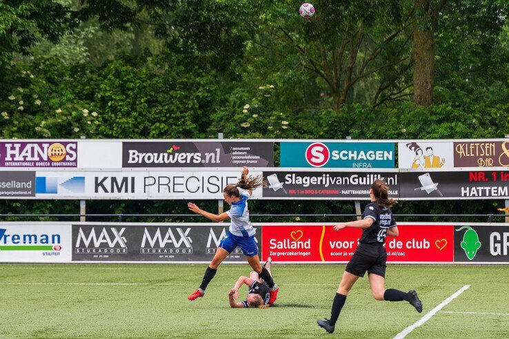 In beeld: Promotiedroom valt in duigen voor ZAC Vrouwen - Foto: Peter Denekamp