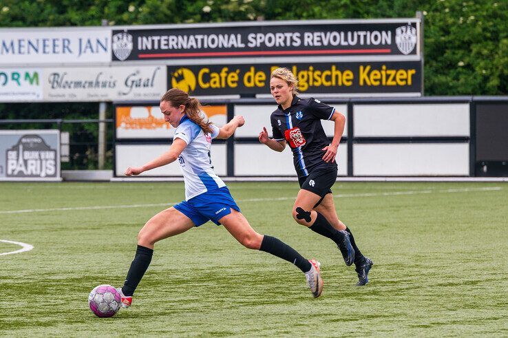 In beeld: Promotiedroom valt in duigen voor ZAC Vrouwen - Foto: Peter Denekamp