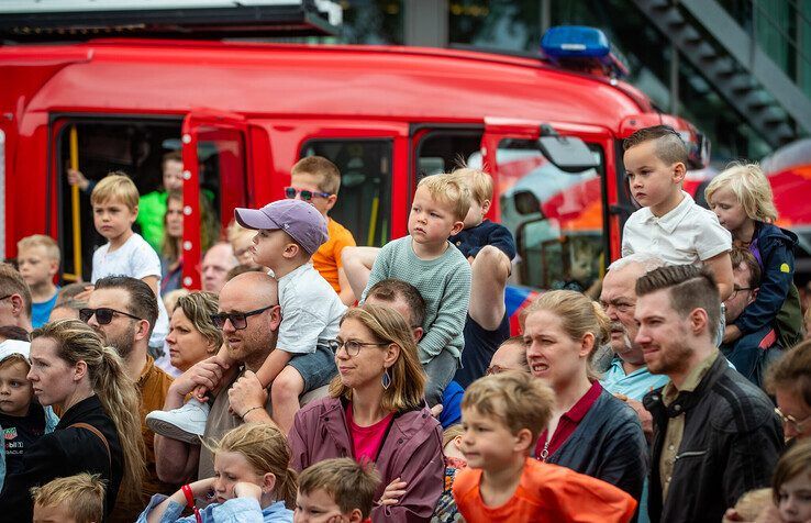 In beeld: Vlammen en spektakel voor jong en oud tijdens open dag brandweer Zwolle - Foto: Hugo Janssen