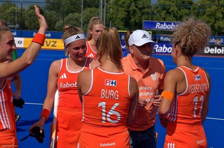 In beeld: Oranje-hockeysters verpulveren Japan in Zwolle - Foto: Bob Koning