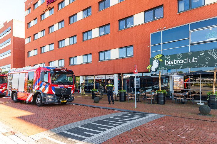 Brasserie in Hanzeland vol rook nadat fietsaccu in brand vliegt - Foto: Peter Denekamp