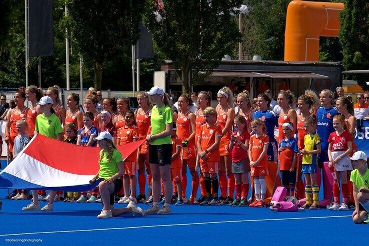 In beeld: Oranje-hockeysters verpulveren Japan in Zwolle - Foto: Bob Koning