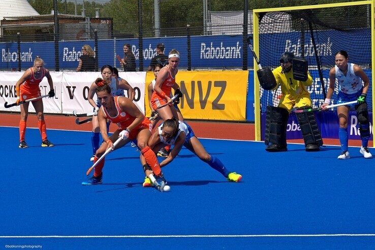 In beeld: Oranje-hockeysters verpulveren Japan in Zwolle - Foto: Bob Koning