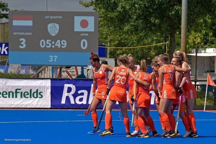 In beeld: Oranje-hockeysters verpulveren Japan in Zwolle - Foto: Bob Koning