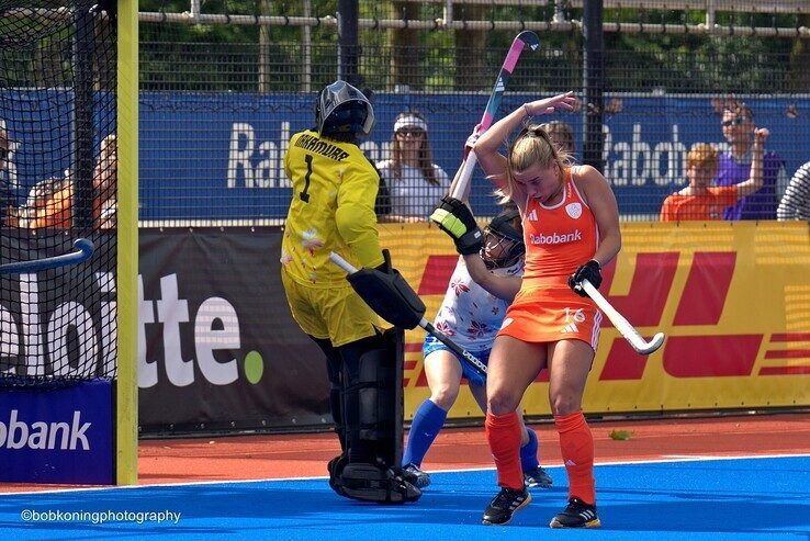 In beeld: Oranje-hockeysters verpulveren Japan in Zwolle - Foto: Bob Koning