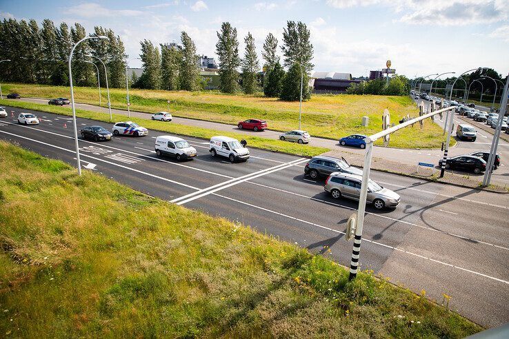 De kop-staartbotsing op de Hasselterweg. - Foto: Hugo Janssen