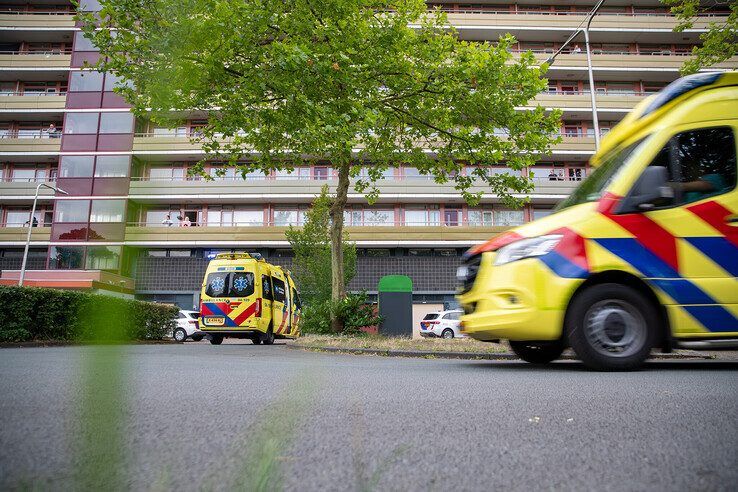 Twee gewonden bij mogelijk steekincident in Holtenbroek - Foto: Hugo Janssen