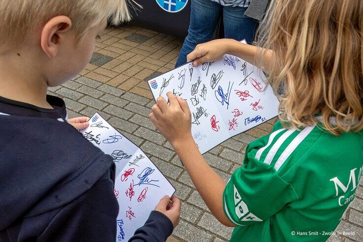 In beeld: Duizenden fans nemen kijkje achter de schermen bij PEC Zwolle - Foto: Hans Smit