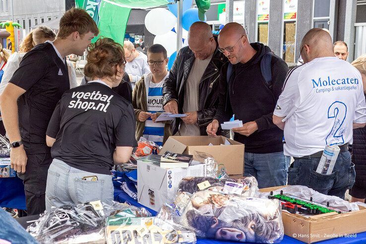 In beeld: Duizenden fans nemen kijkje achter de schermen bij PEC Zwolle - Foto: Hans Smit