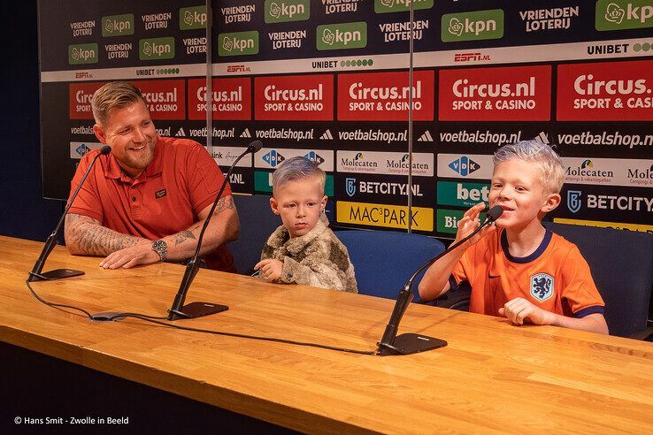 In beeld: Duizenden fans nemen kijkje achter de schermen bij PEC Zwolle - Foto: Hans Smit