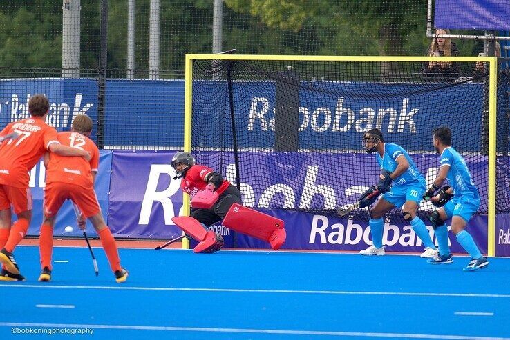 In beeld: Oranje Dames en Heren winnen uitzwaaiwedstrijden in Zwolle - Foto: Bob Koning