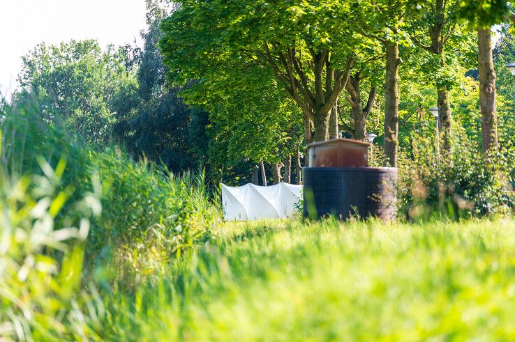 Overleden persoon aangetroffen in spoorsloot in Zwolle-Zuid, politie sluit misdrijf uit - Foto: Peter Denekamp