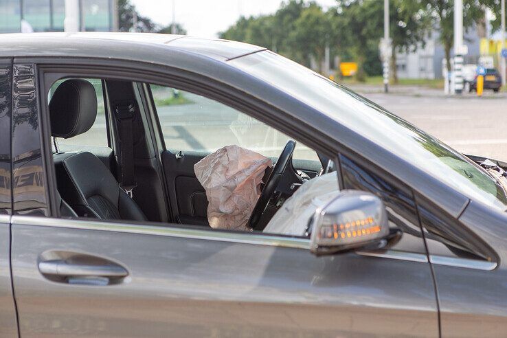 Drie auto’s botsen op elkaar op Blaloweg - Foto: Ruben Meinten