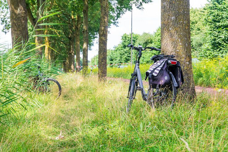 Fietsster ernstig gewond na aanrijding in Zwolle-Zuid - Foto: Peter Denekamp