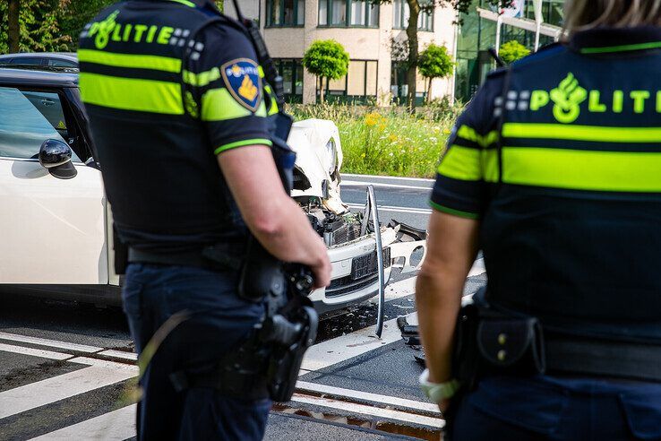 Kop-staartbotsing op IJsselallee - Foto: Hugo Janssen