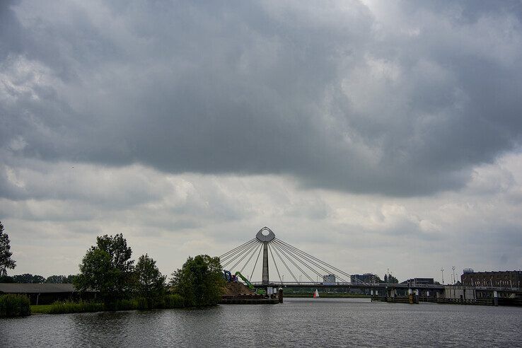 Twistvlietbrug over het Zwarte Water. - Foto: Obbe Bakker