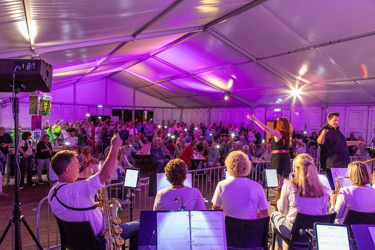 In beeld: Stadshagenfestival gestart met concert van Thomas Orkest - Foto: Ruben Meinten