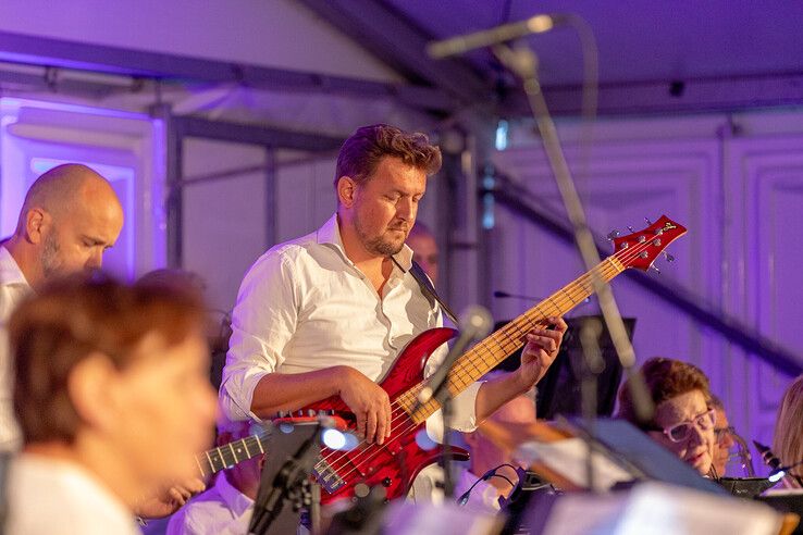 In beeld: Stadshagenfestival gestart met concert van Thomas Orkest - Foto: Ruben Meinten