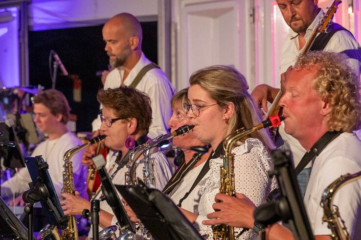 In beeld: Stadshagenfestival gestart met concert van Thomas Orkest - Foto: Ruben Meinten