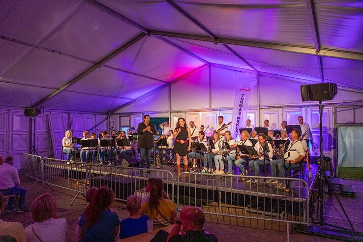 In beeld: Stadshagenfestival gestart met concert van Thomas Orkest - Foto: Ruben Meinten