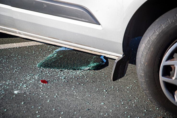 In beeld: Nieuwe Hessenweg urenlang afgesloten door ongeval met 5 gewonden