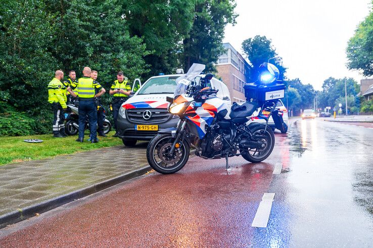 De achtervolging eindigde op de Hortensiastraat nabij de Assendorperstraat. - Foto: Peter Denekamp