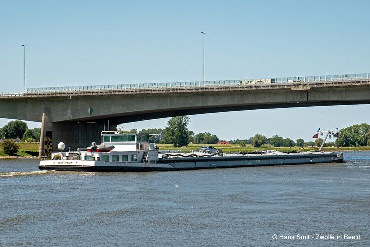 Brug in de A28 over de IJssel. - Foto: Hans Smit