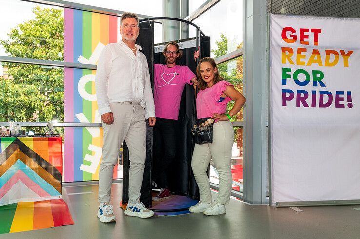 Get ready voor Zwolle Pride: Veilig en ongezien van kleding wisselen of opgemaakt worden - Foto: Peter Denekamp