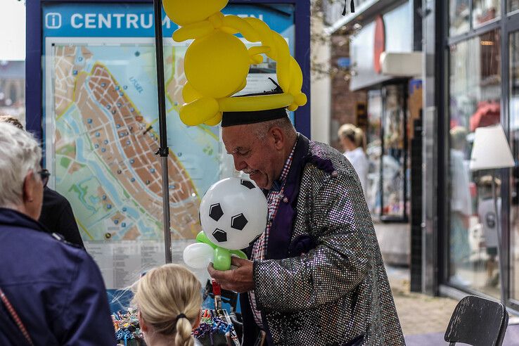 In beeld: Gezellig druk op een-na-laatste Kamper Ui(t)dag van het jaar - Foto: Pascal Winter