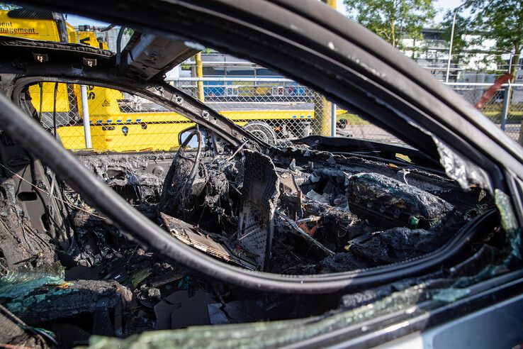 Elektrische auto vliegt tot tweemaal toe in brand - Foto: Hugo Janssen