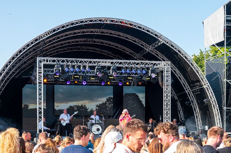 In beeld: Muziekspektakel Zwolle Pride overwint noodweer - Foto: Peter Denekamp