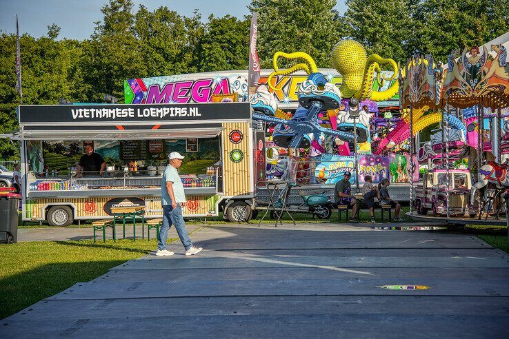 In beeld: Grote drukte blijft uit bij opening Zwolse Zomerkermis - Foto: Obbe Bakker