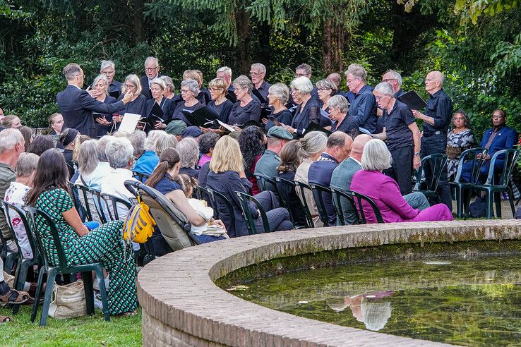 In beeld: Gevallenen Oost-Azië herdacht in Park Eekhout - Foto: Obbe Bakker