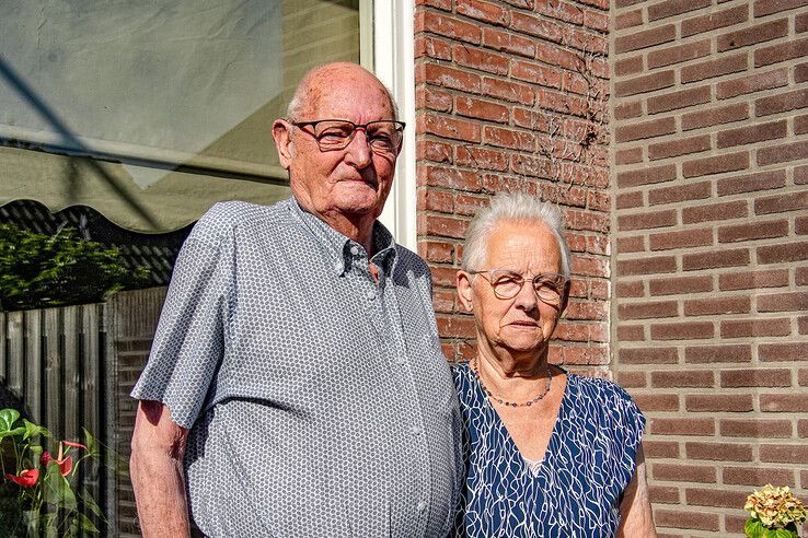 Jan en Jannie Buitenhuis vieren 60-jarig huwelijk in Zwolle-Zuid - Foto: Obbe Bakker