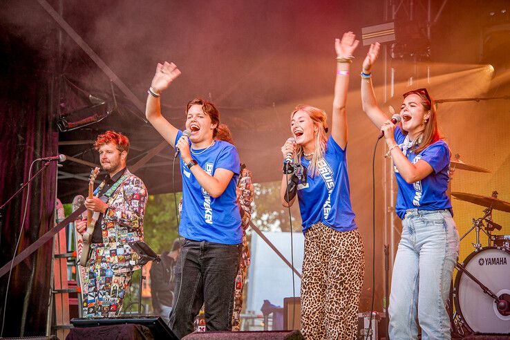 Zwolse introductieweek voor hbo’ers afgetrapt in Park de Wezenlanden, vanavond gratis concert voor iedereen - Foto: Obbe Bakker