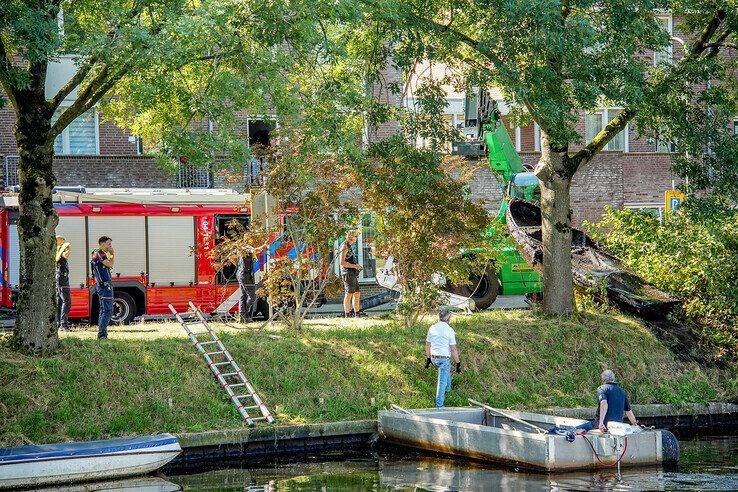 In beeld: Tientallen scheepswrakjes uit Nieuwe Vecht getakeld - Foto: Obbe Bakker