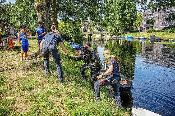 In beeld: Tientallen scheepswrakjes uit Nieuwe Vecht getakeld - Foto: Obbe Bakker